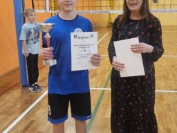 Rok szkolny 2025-2026 - 073 - Dziewczyny i chlopaki na podium